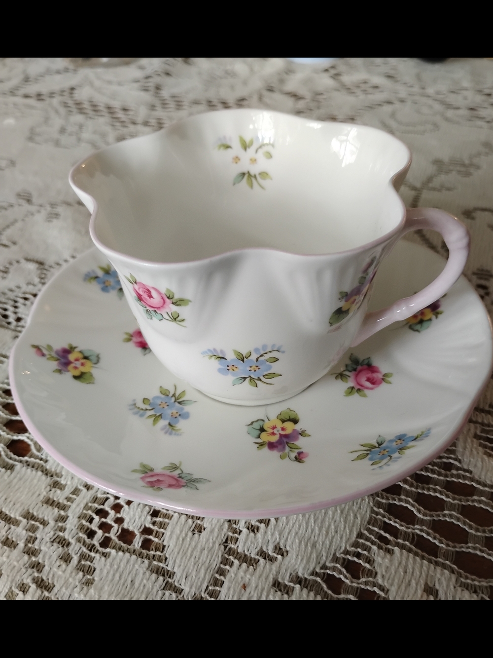 Royal York Fine Bone China Teacup and Saucer Set. Floral Bouquet.